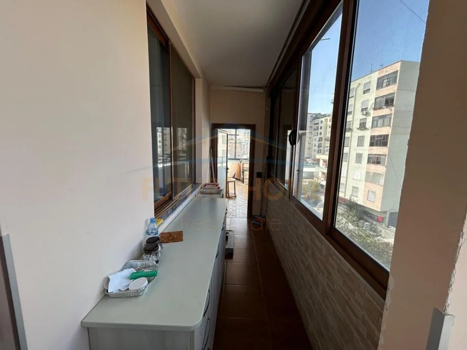 Durres, shitet apartament 3+1+Aneks+Ballkon Kati 5, 135 m² 160.000 € 