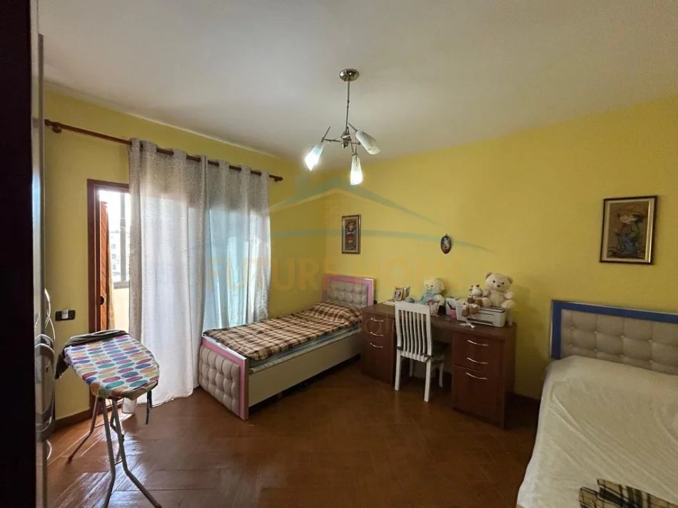 Durres, shitet apartament 3+1+Aneks+Ballkon Kati 5, 135 m² 160.000 € 