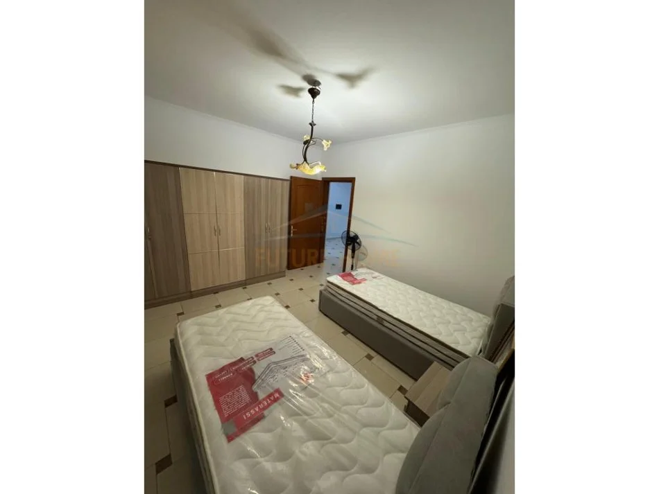 Durres, jepet me qera apartament 3+1 , 140 m² 500 € (Ish Rajoni, Durrës)