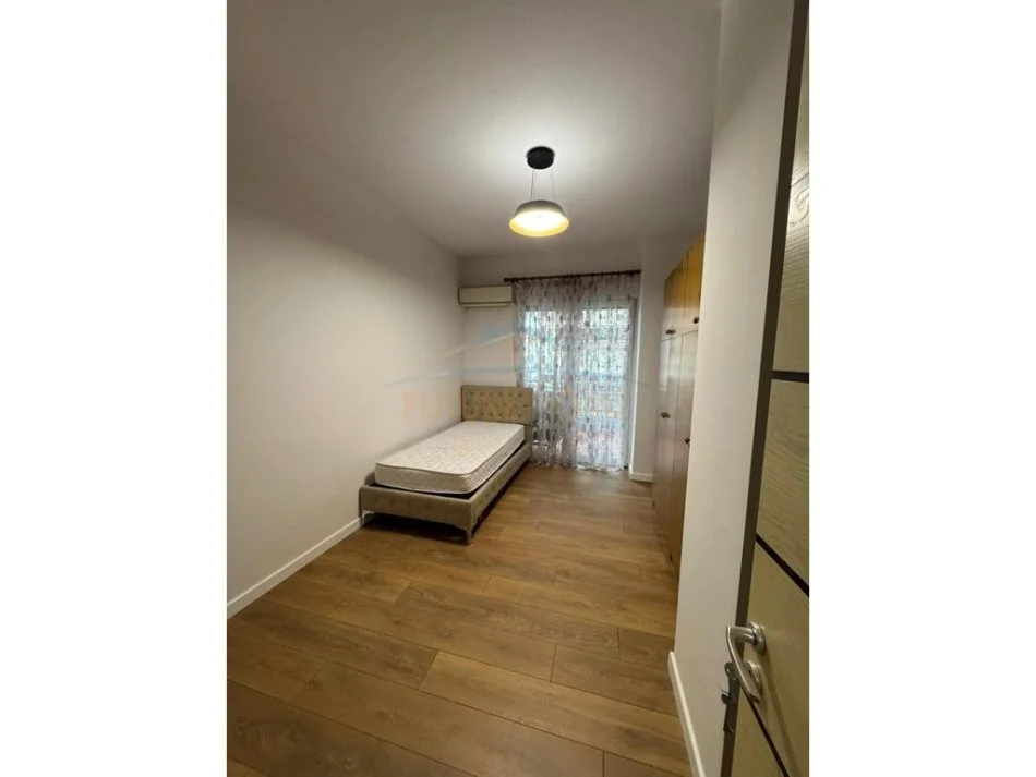 Tirane, shitet apartament 2+1 Kati 2, 110 m² 198.000 € (Oxhaku,)