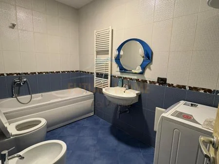 Tirane, shitet apartament 2+1 Kati 2, 110 m² 198.000 €