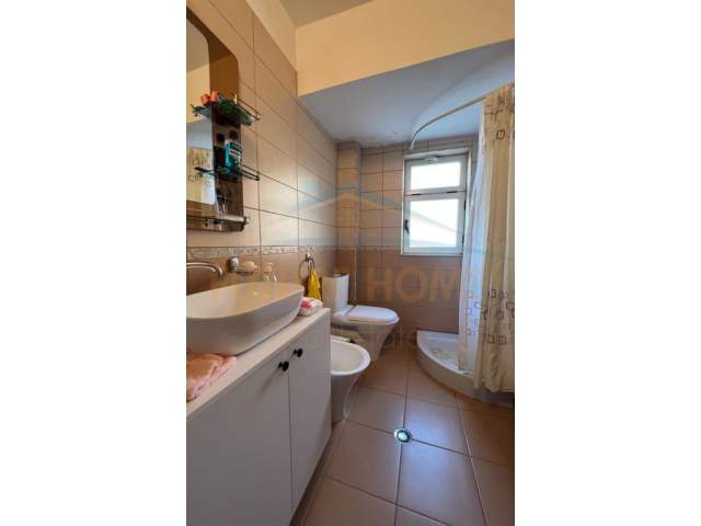 Tirane, Shitet apartament 2+1+BLK Kati 3, 66 m² 95.000 Euro (Rruga Ferit Xhajko)