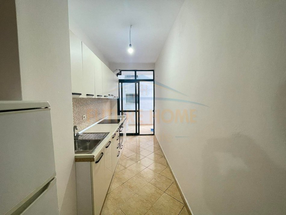 Qera, Apartament 1+1, Fresk 300 €, UNA60200