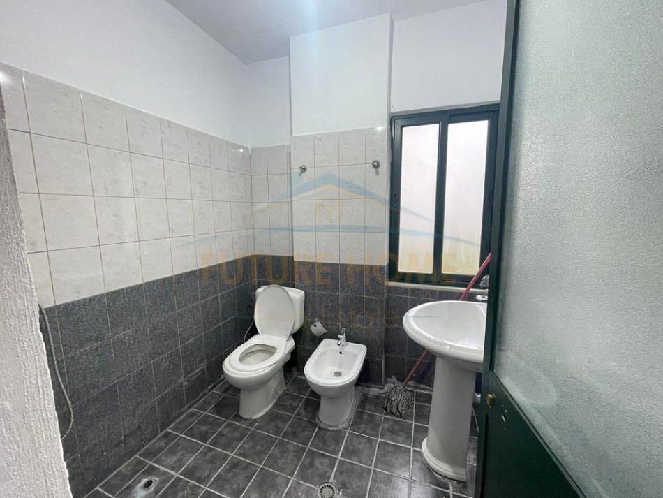 Qera, Apartament 1+1, Fresk 300 €, UNA60200