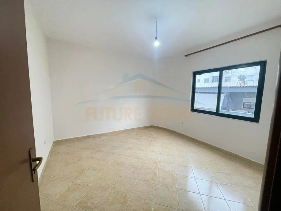 Tirane, jepet me qera apartament 1+1 Kati 1, 88 m² 300 € 