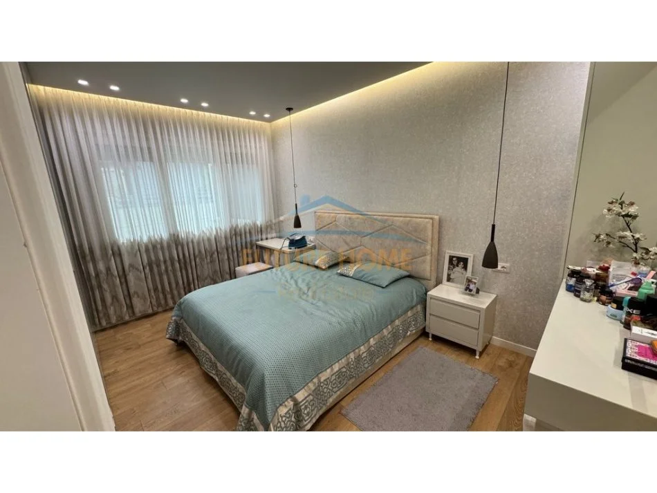 Tirane, shitet apartament+verande | Penthouse 3+1 Kati 3, 142 m² 445.000 € (Kopshti Zoologjik)