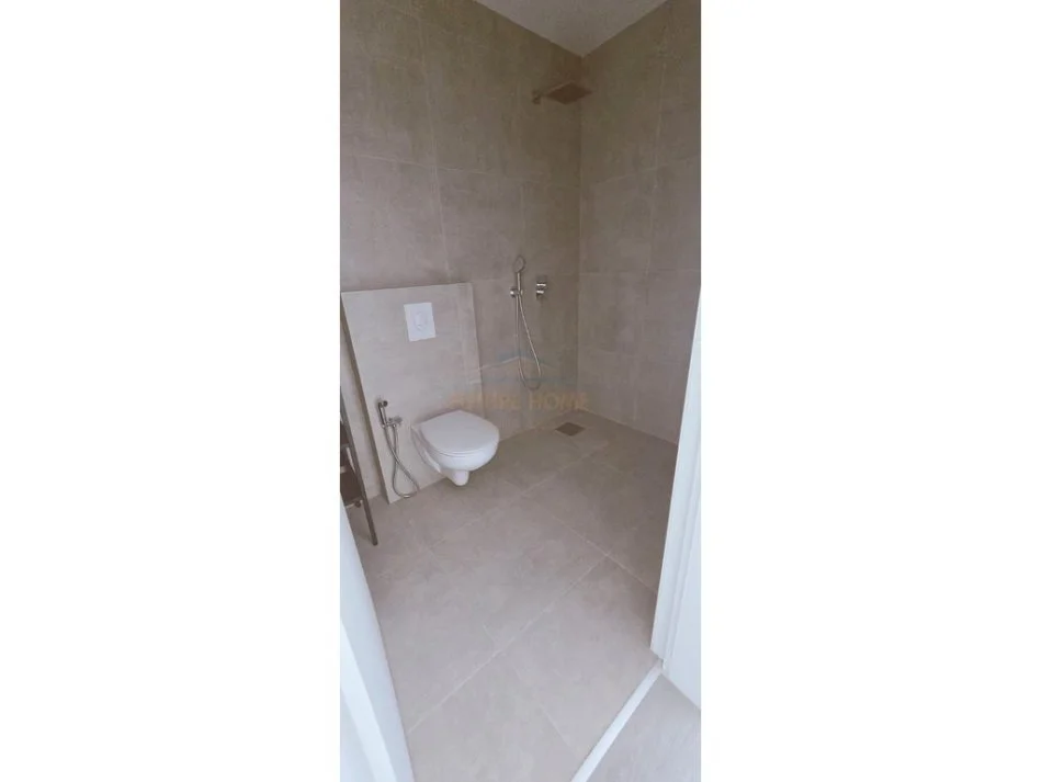 Durres, shitet garsonier 1+1 Kati 9, 48 m² 75.000 € (Prane UKD, Durres)