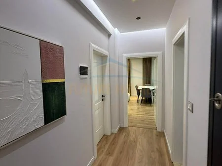 Tirane, shitet apartament 3+1 Kati 1, 117 m² 250.000 € (Kompleksi "Romario")