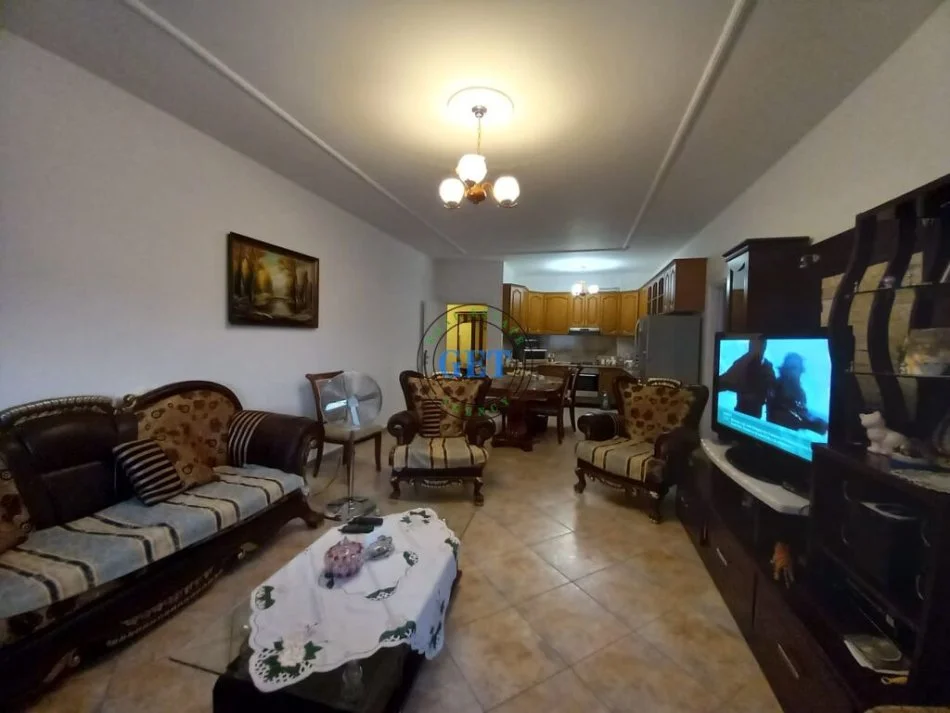 Durres, jepet me qera apartament 2+1+Ballkon Kati 4, 120 m² 350 € (Ish URT)