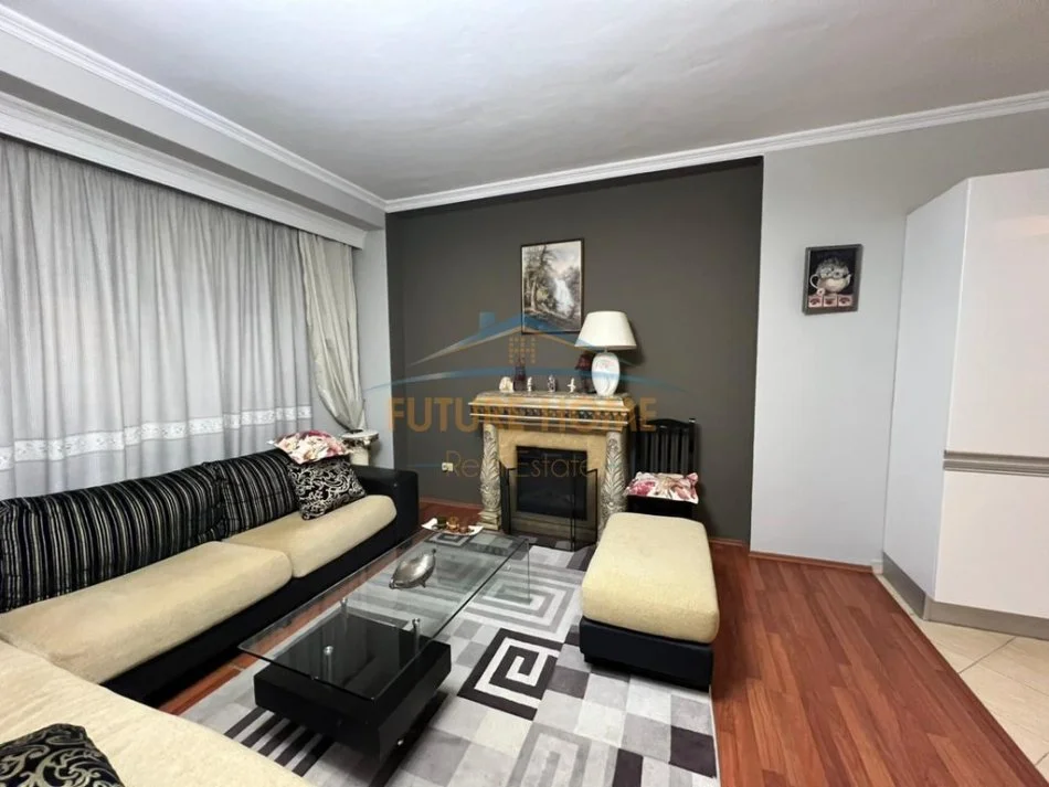 Tirane, jepet me qera apartament 1+1 Kati 3, 84 m² 550 € 