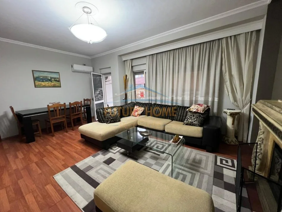 Tirane, jepet me qera apartament 1+1 Kati 3, 84 m² 550 € 