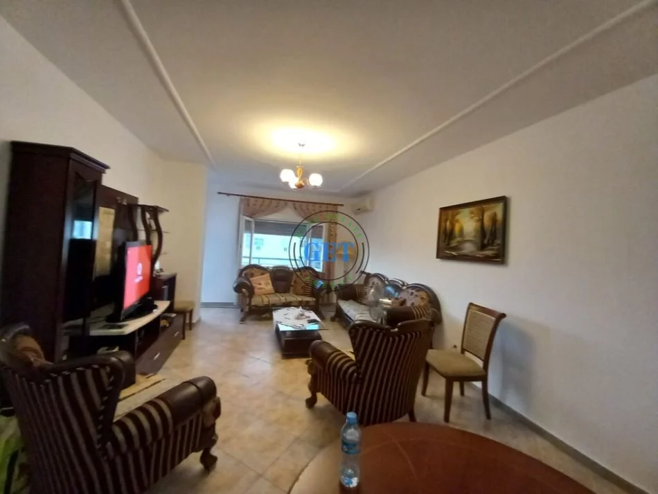 Durres, jepet me qera apartament 1+1+Ballkon Kati 4, 120 m² 350 € (Ish Urt, Durres)