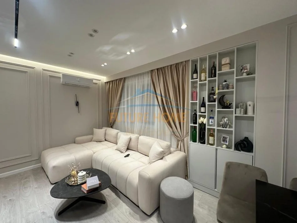 Tirane, shitet apartament 3+1 Kati 3, 118 m² 290.000 € (Laprake)