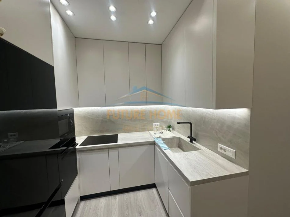 Tirane, Shitet Apartament 3+1, Rruga Dritan Hoxha, Kompleksi E88, Kati 3, 118 m², 290.000 €