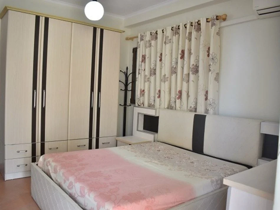 Tirane, jepet me qera apartament 3+1+Ballkon Kati 5, 125 m² 650 € (5 Maji)