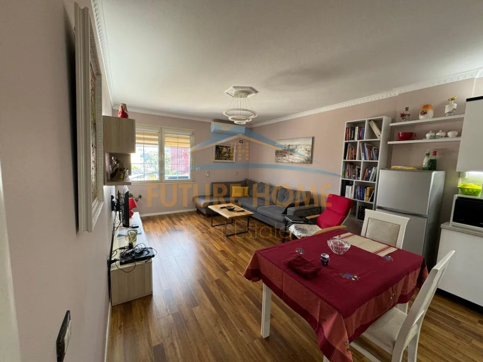 Tirane, jepet me qera apartament 1+1 Kati 6, 67 m² 700 € (rruga e elbasanit)