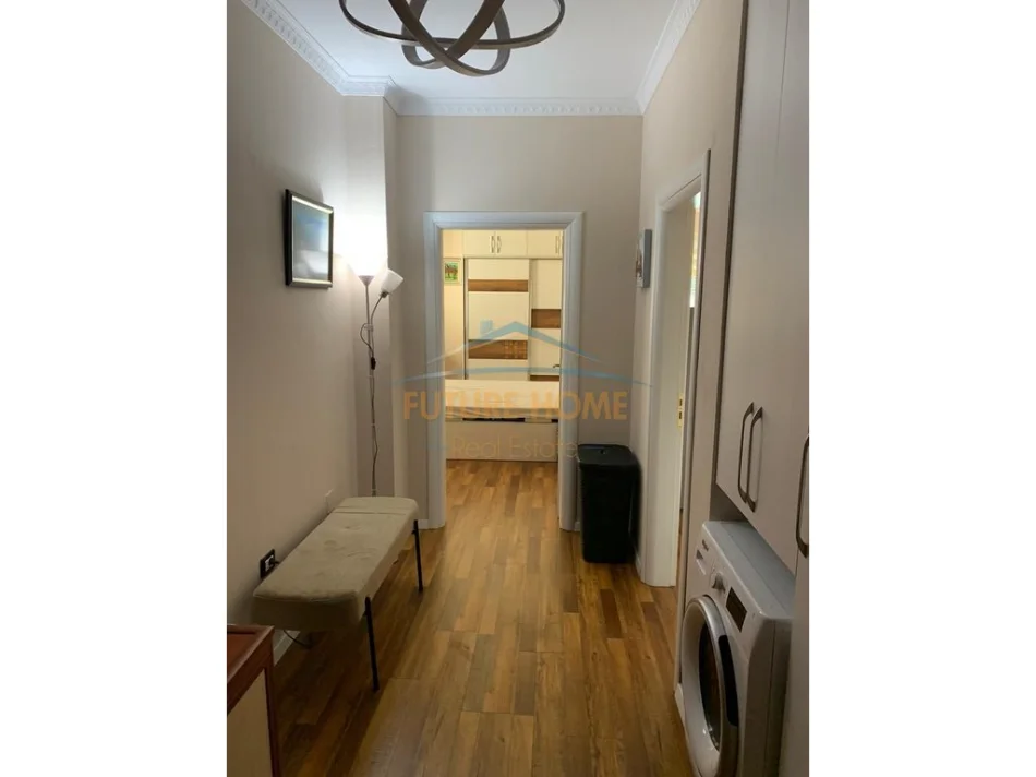 Tirane, jepet me qera apartament 1+1 Kati 6, 67 m² 700 € (rruga e elbasanit)