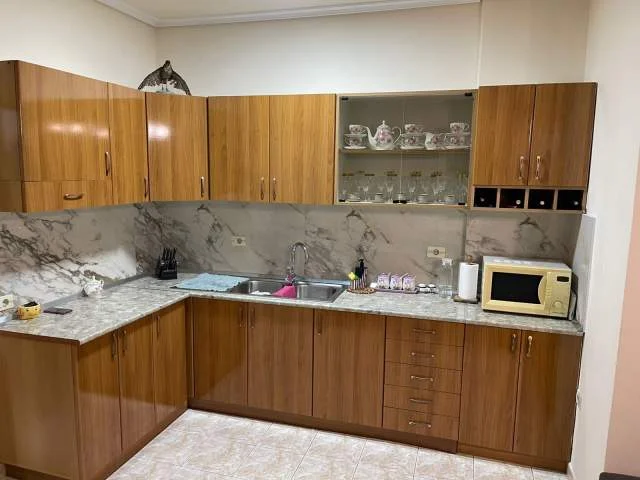 Tirane, shitet apartament Kati 5, 109 m² 155.000 Euro (Rruga e Kavajes)