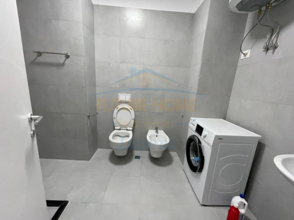 Tirane, jepet me qera apartament 2+1+Ballkon Kati 1, 113 m² 1.200 € (Liqeni i Thate)