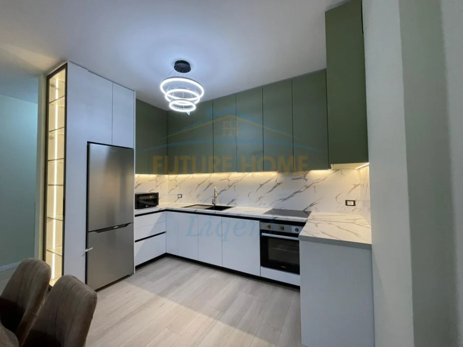 Tirane, jepet me qera apartament 2+1+Ballkon Kati 1, 113 m² 1.200 € (Liqeni i Thate)