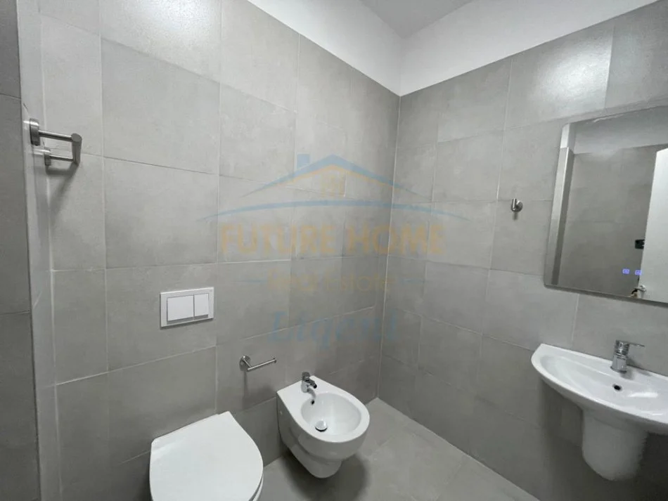 Qera, Apartament 2+1+Post Parkimi, Liqeni i Thate, Tiranë. 1,300 €