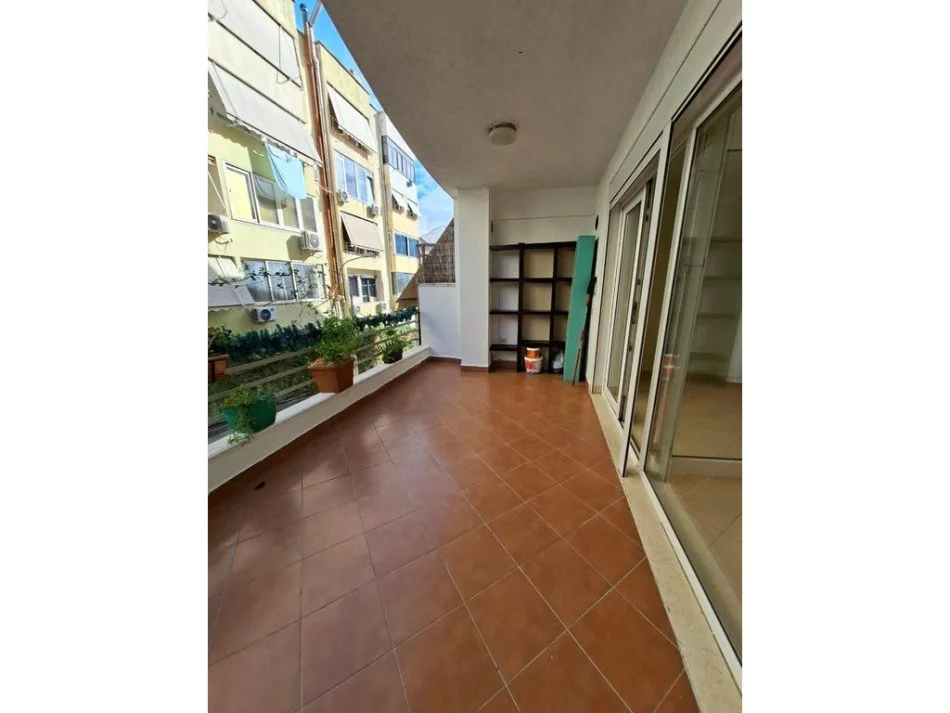 Tirane, shitet apartament 3+1 Kati 1, 160 m² 280.000 € (Rezidenca Kodra e Diellit 1)