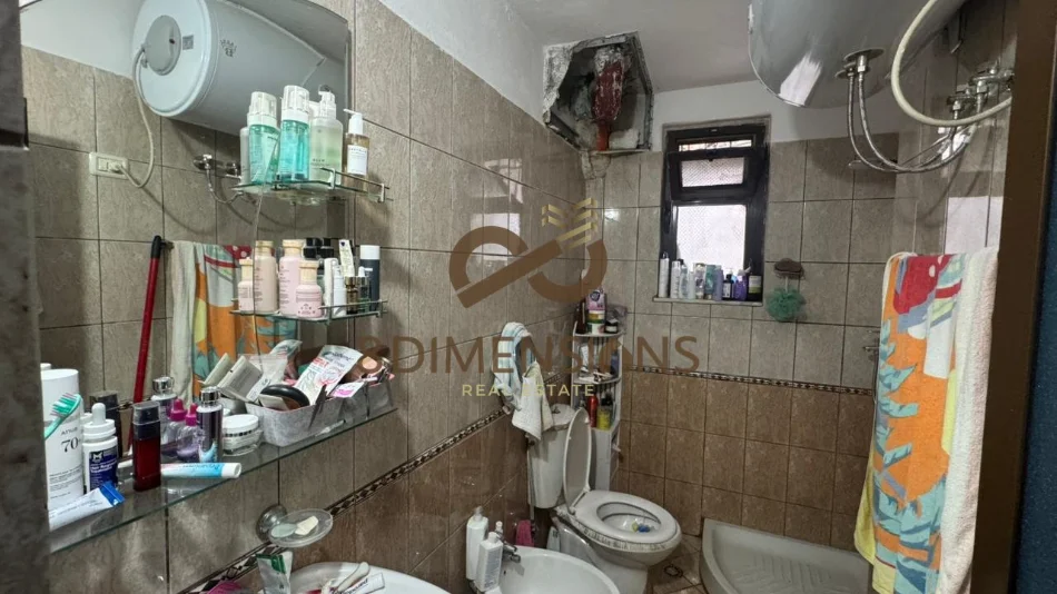Tirane, shitet apartament 1+1 Kati 1, 47 m² 75.000 € (kinostudio)