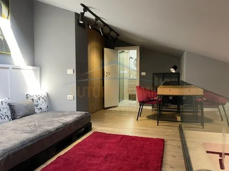 Tirane, jepet me qera apartament 2+1 Kati 3, 76 m² 900 € (Pallati I Brigadave)