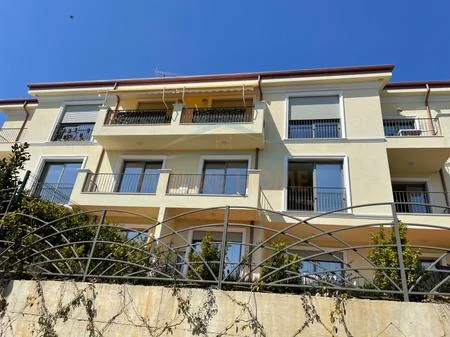 Tirane, jepet me qera apartament 2+1 Kati 3, 76 m² 900 € (Pallati I Brigadave)