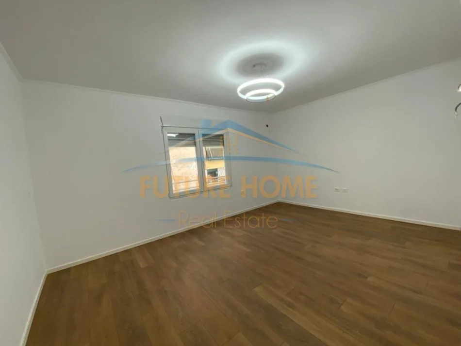 Tirane, shitet apartament 2+1+Ballkon Kati 4, 65 m² 118.000 € (Porcelan)