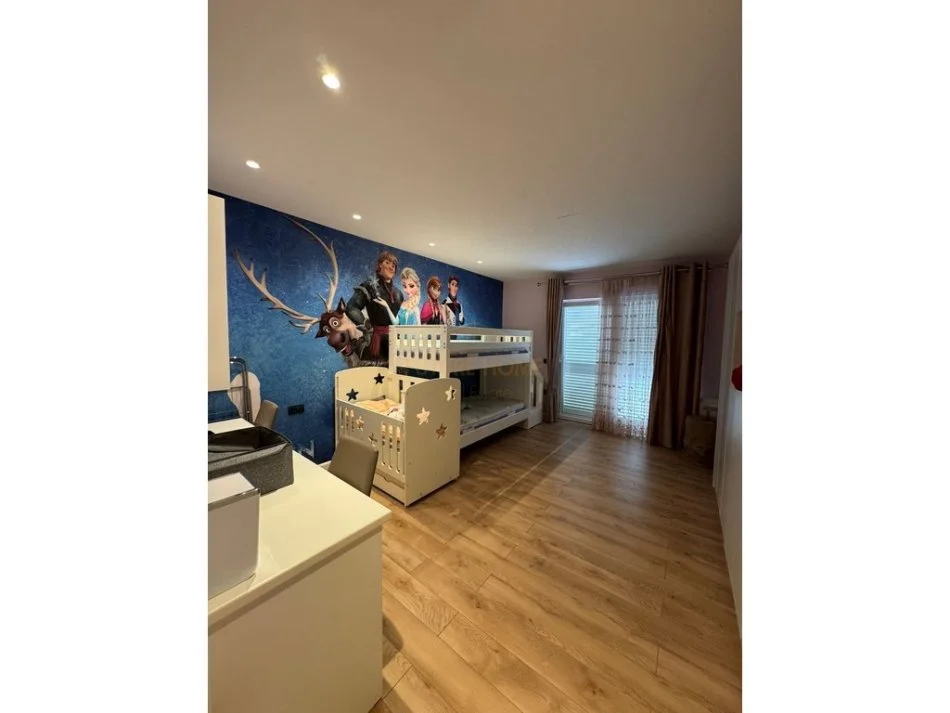 Qera, Apartament 3+1+2+Post Parkimi, Fresku. 1,500 €