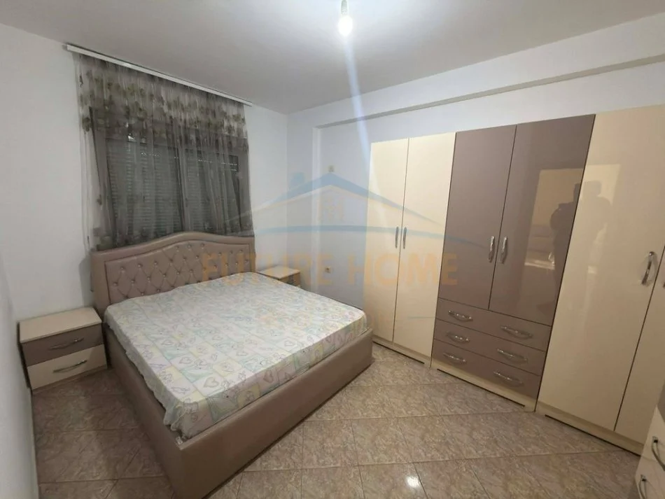 Tirane, jepet me qera apartament 2+1 Kati 4, 95 m² 500 €