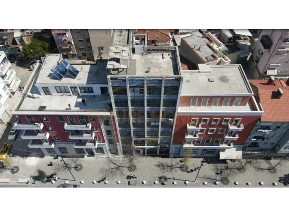 Tirane, shitet apartament 2+1+Ballkon Kati 3, 154 m² 450.000 €