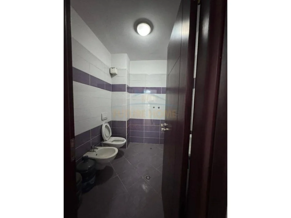 Tirane, shitet apartament 2+1+Ballkon Kati 3, 103 m² 258.000 € (Muhamet Gjollesha)