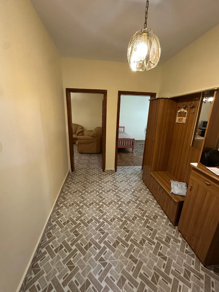 Tirane, jepet me qera apartament 3+1 Bulevardi Zogu i Pare , 90 m² 600 €