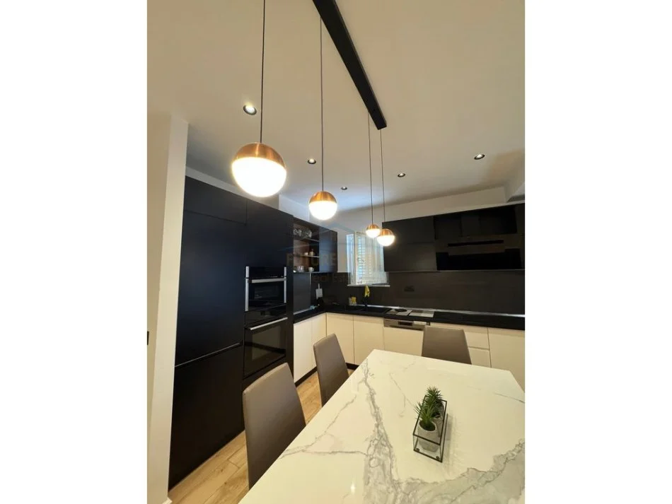 Qera, Apartament 3+1+2+Post Parkimi, Fresku. 1,500 €