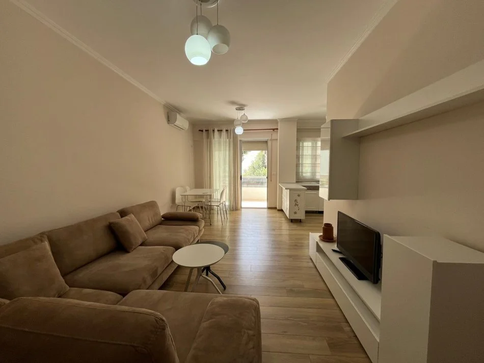 Tirane, shes apartament 2+1+Aneks+Ballkon Kati 3, 120 m² 187.000 € (Liqeni Thate)