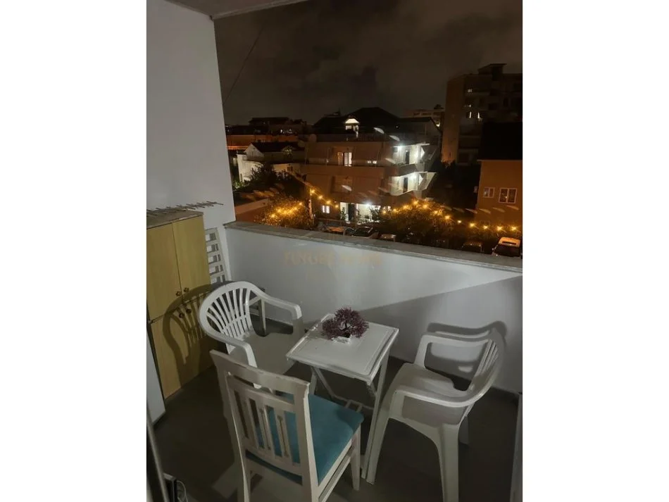 Tirane, jepet me qera apartament 2+1+Ballkon Kati 2, 88 m² 600 € (Komuna e Parisit)