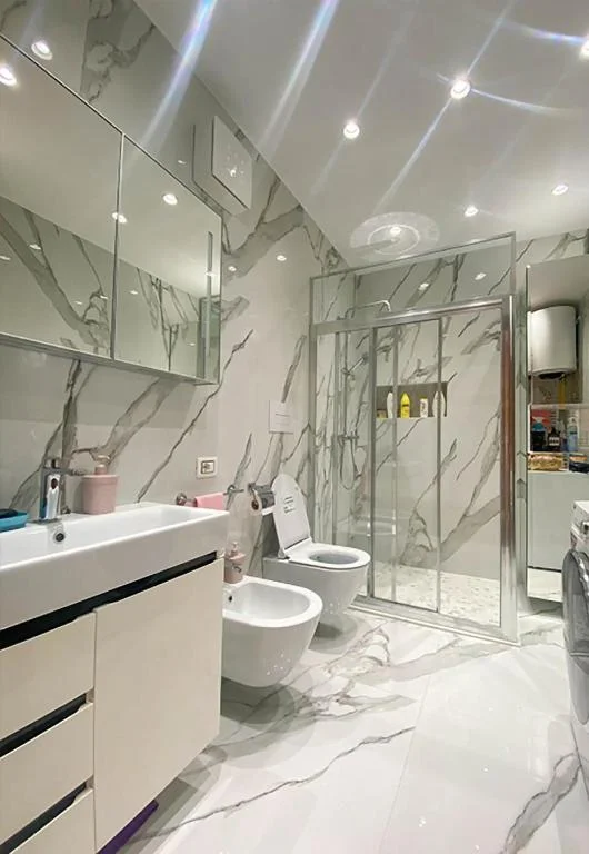 Jepet me qera super apartament 2+1+2 ne Bllok, prane Kuvendit