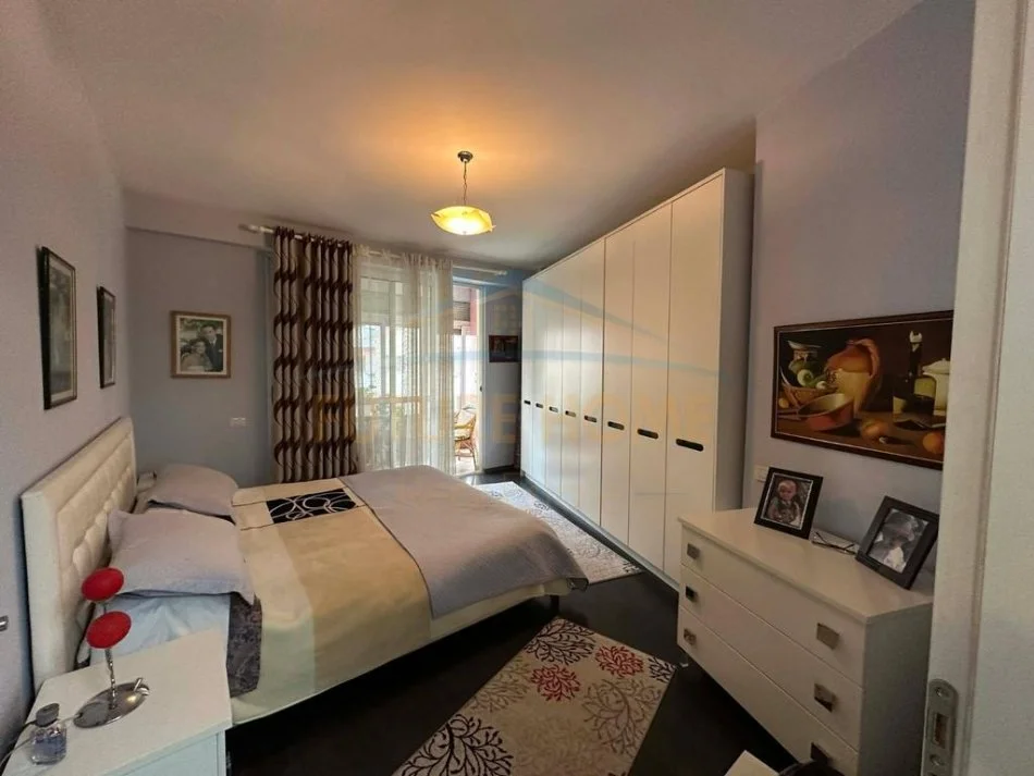 Tirane, shitet apartament 2+1+Ballkon Kati 2, 123 m² 166.000 € (Unaza e Re)