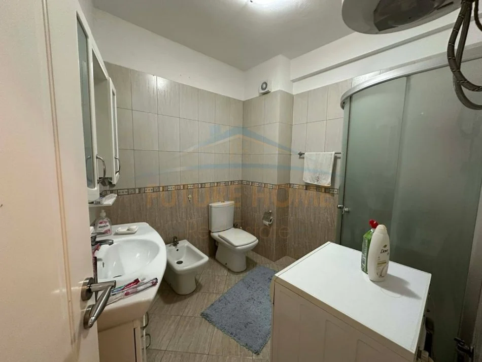 Tirane, shitet apartament 2+1+Ballkon Kati 2, 123 m² 166.000 € (Unaza e Re)