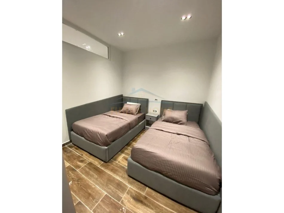 Tirane, shitet apartament 2+1+Ballkon Kati 5, 119 m² 350.000 € (Vollga)