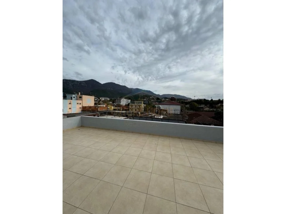 Tirane, shitet shtepi 2 Katshe Kati 1, 273 m² 220.000 € (Babrru)