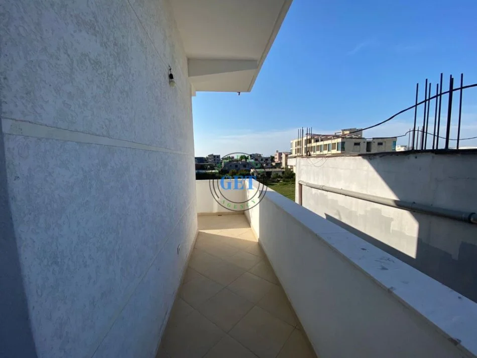 Durres, jepet me qera shtepi 3+1 Kati 0, 130 m² 300 € (Prane "Royal Gas", Durres)