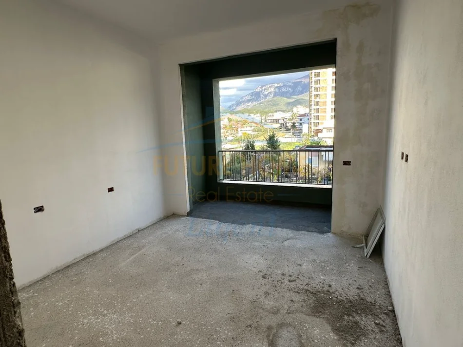 Tirane, shes apartament 2+1+Ballkon Kati 2, 113 m² 169.200 € (porcelan)