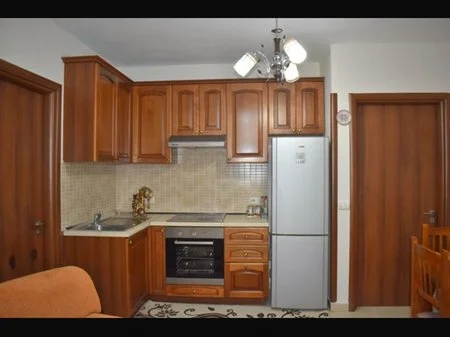 Tirane, jepet me qera apartament 2+1+Ballkon Kati 4, 750 € (Rruga Haxhi Hysen Dalliu)