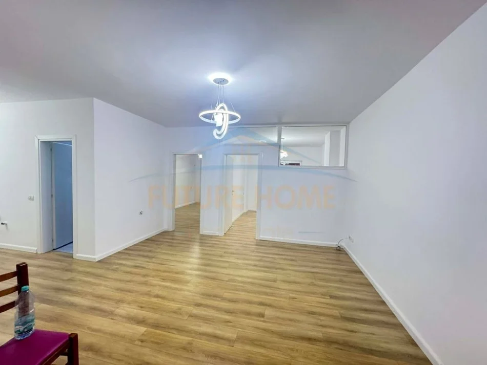 Tirane, shitet apartament 2+1+Ballkon Kati 2, 77 m² 120.000 € (Unaza e Re)
