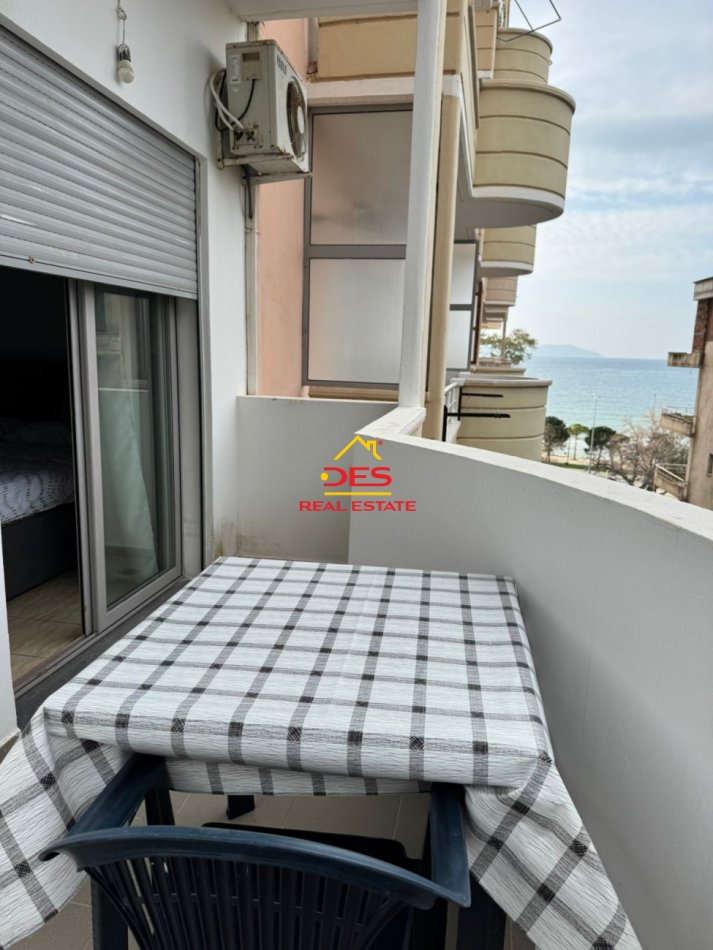 Vlore, jepet me qera apartament 1+1+Ballkon Kati 4, 70 m² 350 € (Rruga Dhimitër Konomi)