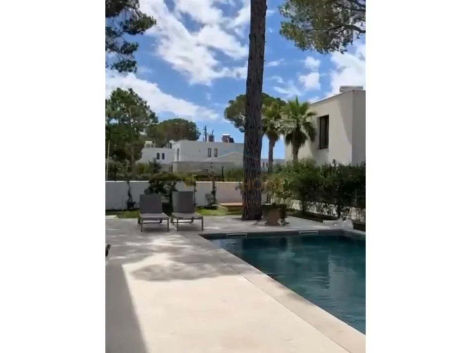 Gjiri Lalezit | Hamallaj, shitet Vile 3+1 Kati 1, 241 m² 1.400.000 € 