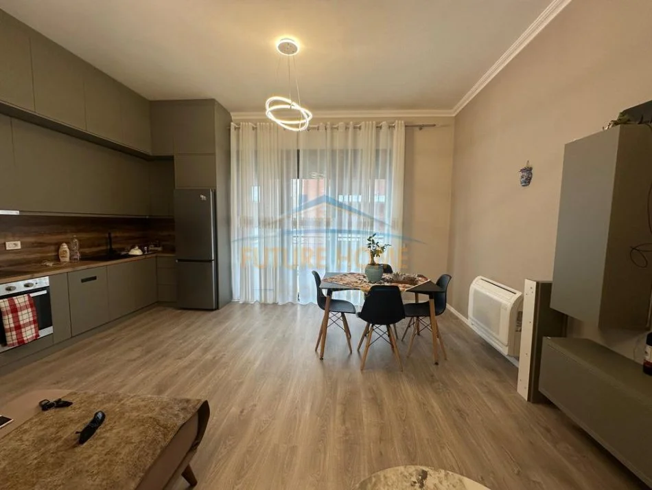 Tirane, jepet me qera apartament 1+1+Ballkon Kati 6, 72 m² 850 € (Apartament 1+1+parking,Delijorgji)
